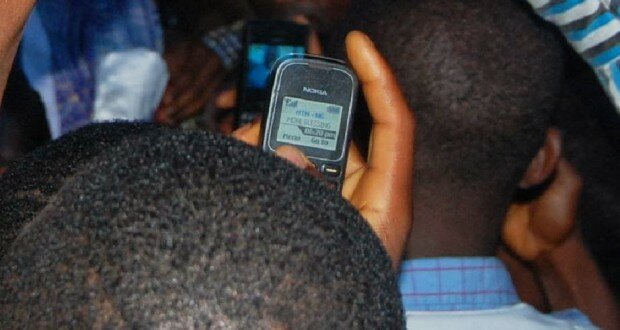 NOKIA – HOW A GUEST AT OKON LAGOS’ TRADITIONAL MARRIAGE TOOK PICTURES WITHOUT A CAMERA!